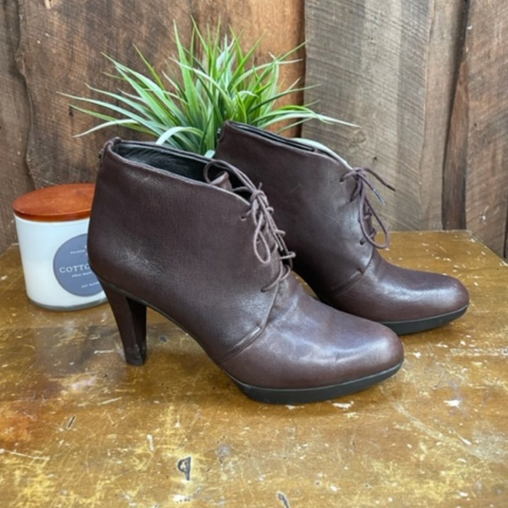 Stuart Weitzman Brown Leather Lace Up Heeled Boots, Size 6